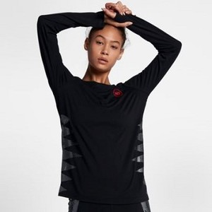 [해외] NIKE Nike Sportswear Essential N7 [나이키티셔츠] Black/University Red (910266-010)